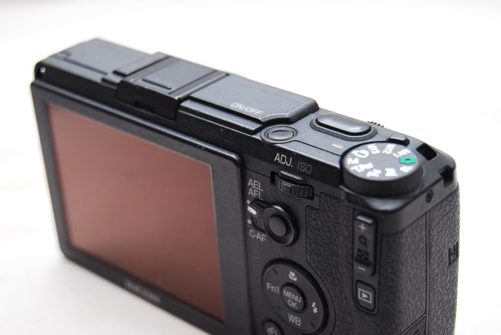 コンパクトデジタルカメラ