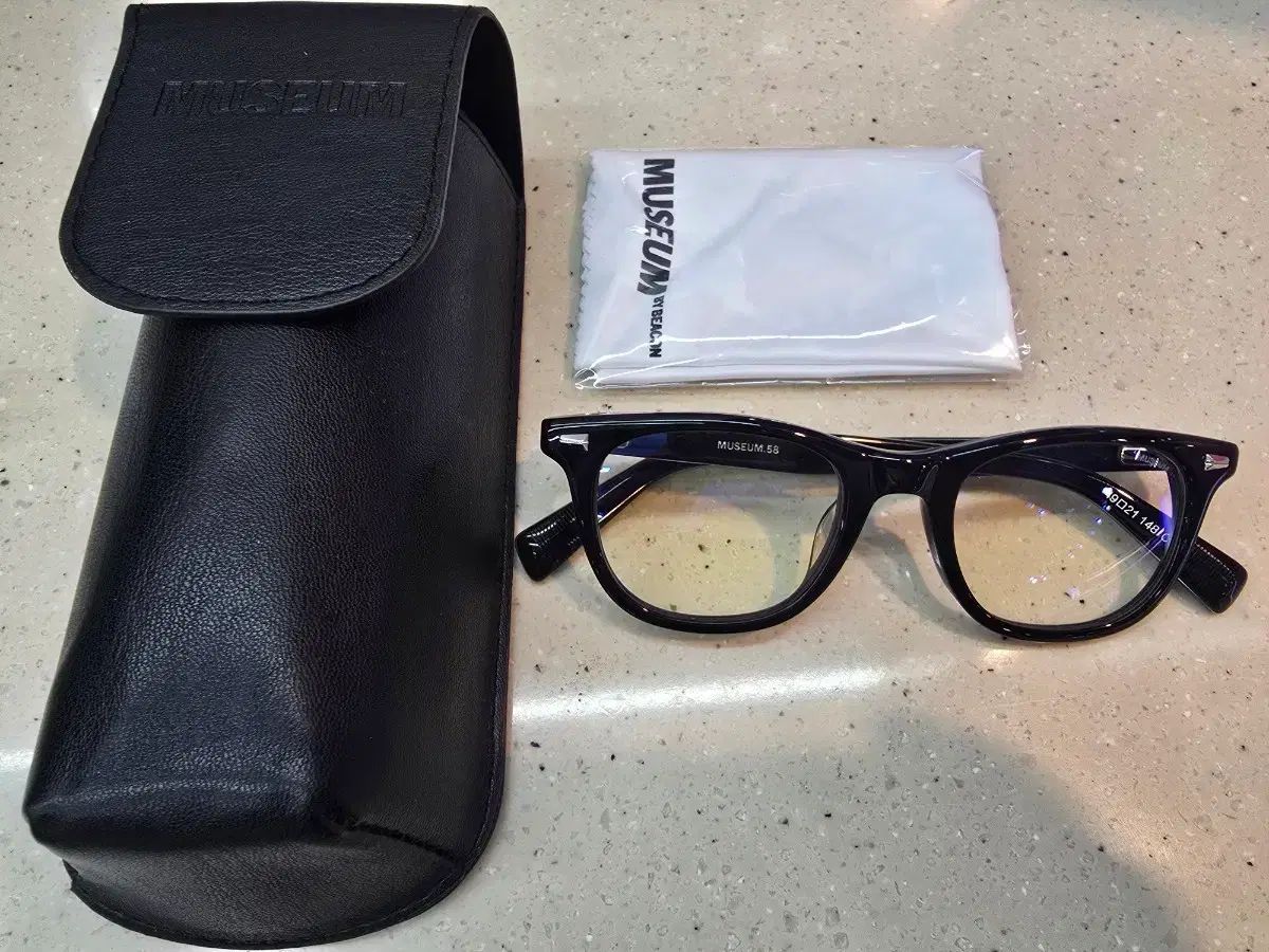 MUSEUM ミュージアム58 黒 ♥品