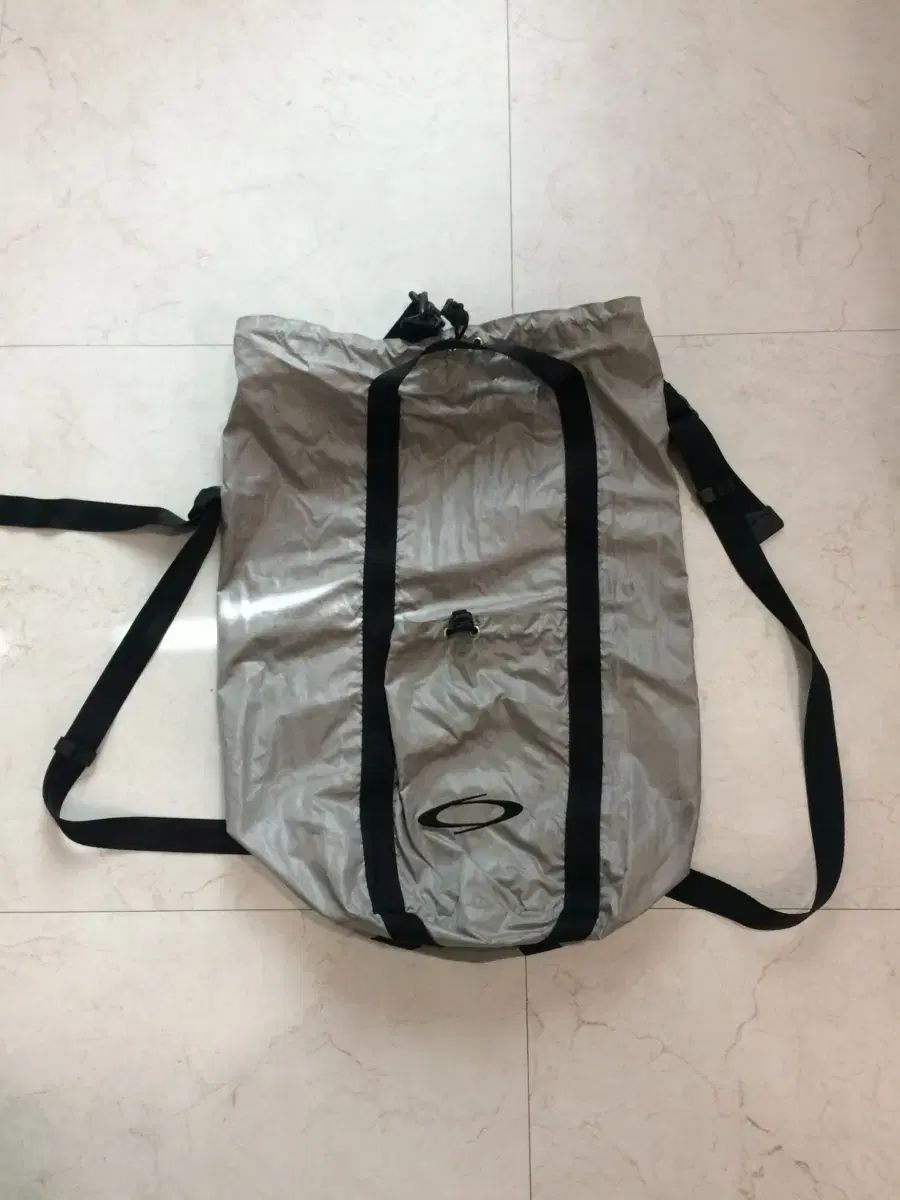  ノイアゴー NOI 940 グリッター ツーウェイ バックパック シルバー 懐中電灯 タープ その他 アウトドアウェア小物