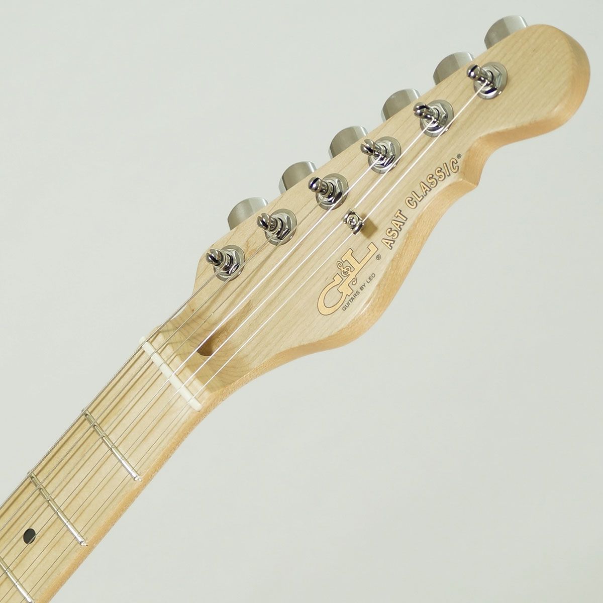 G&L USA Limited ASAT Classic Thinline (Vintage White/Maple
