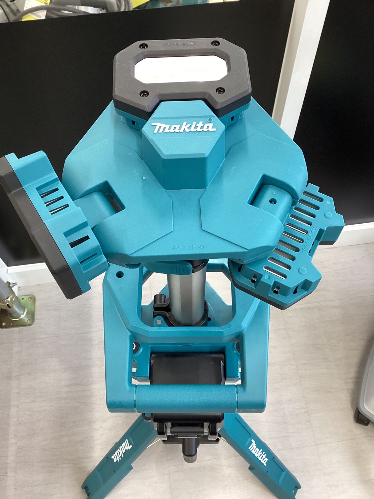 マキタ makita