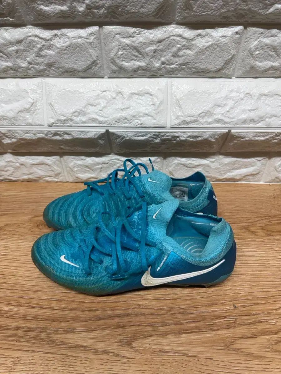 ナイキ FANTOM GX 2 エリート FG サッカーシューズ 270 mm