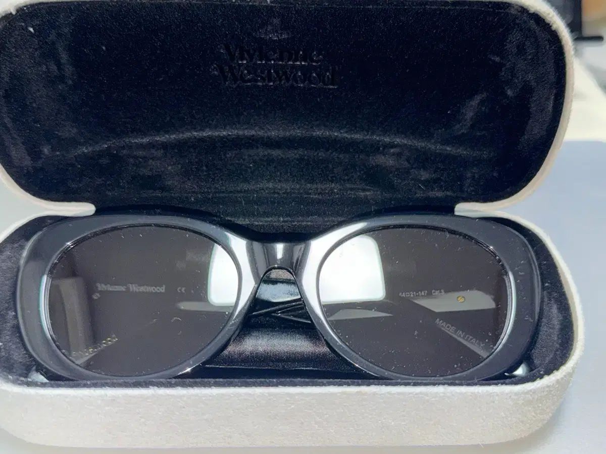 Vivienne Westwood ヴィヴィアン ウエストウッド サングラス ブラック VW 5068