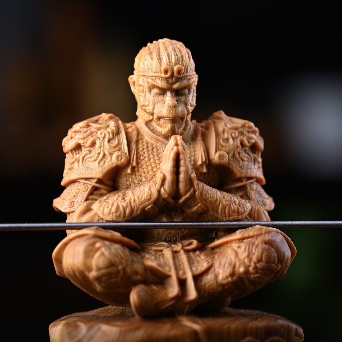 純手工彫刻 黄楊木 孫悟空 斉天大聖 闘戦勝仏 手彫り フィギュア 置物