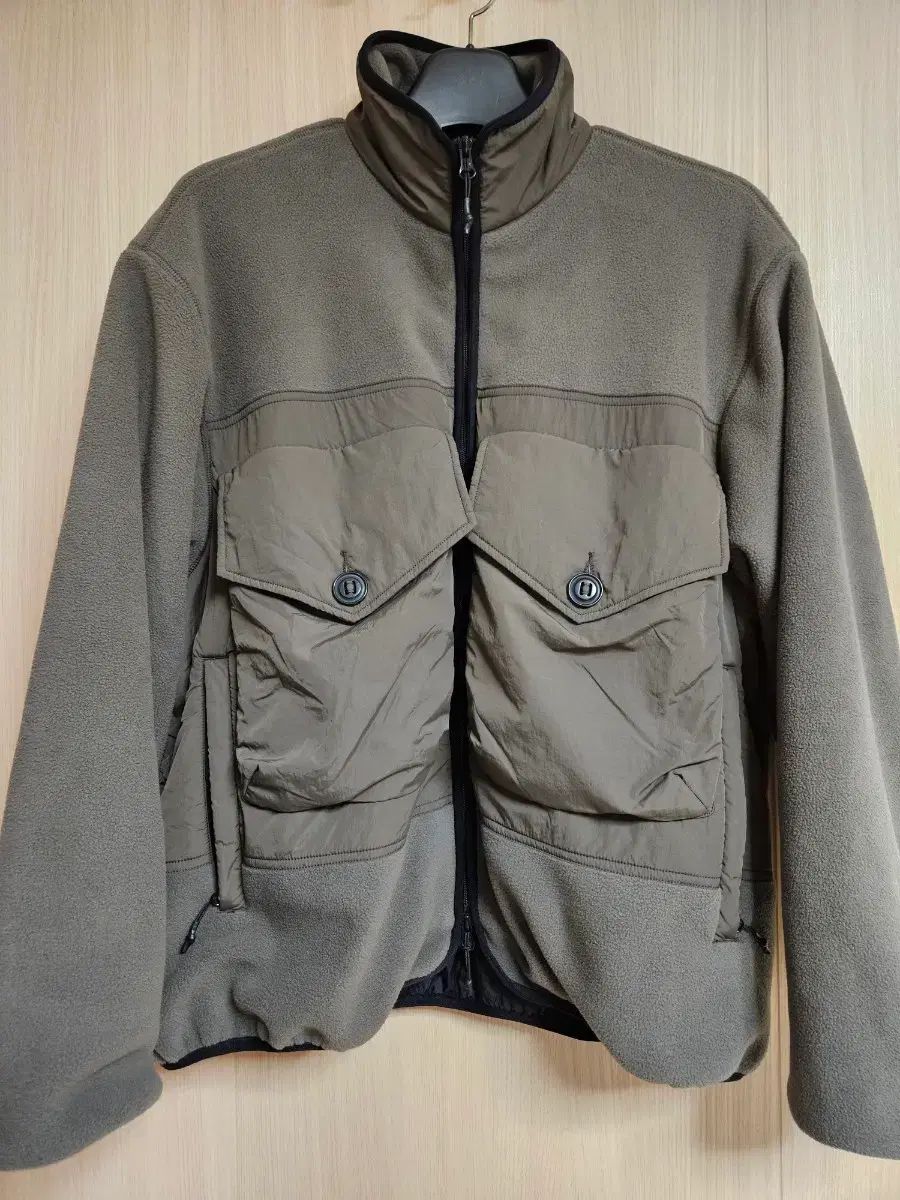 moif ハイカー フリース