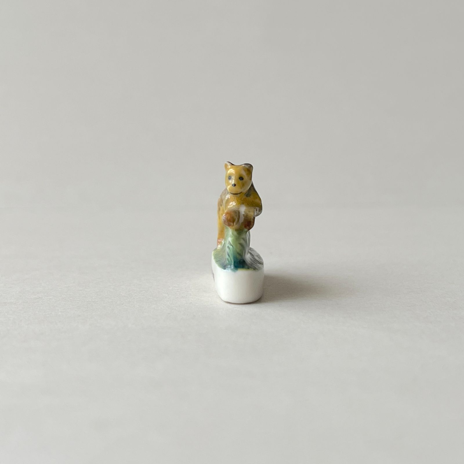 フェーヴ チーター 世界の動物 フランス フェーブ ミニチュア陶器