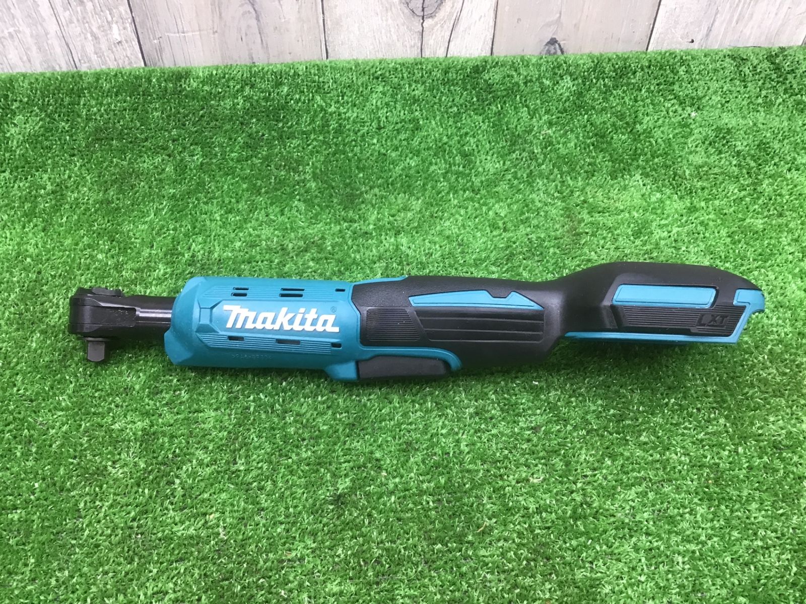 Bランク マキタ makita ♪18 vコードレスラチェットレンチ9 5 sq 3 8” WR 180 DZ♪47 N･m♪全ネジ M 8 ナット対応♪アクトツー ♪B