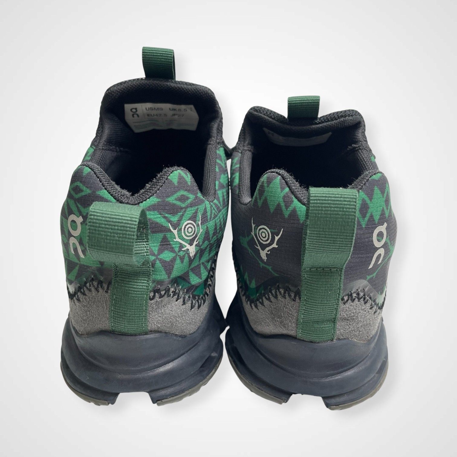 W コラボスニーカー