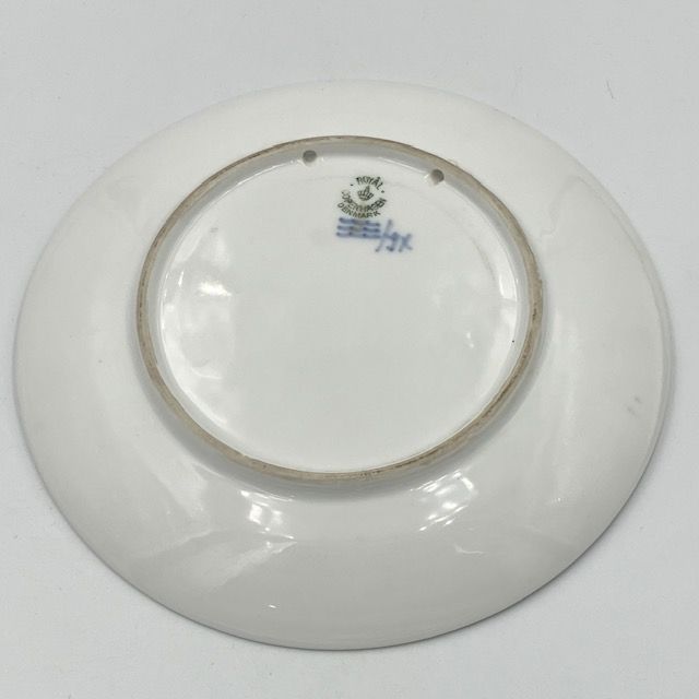 ロイヤルコペンハーゲン 「ウスタラースの半円形の教会」 ロイヤル