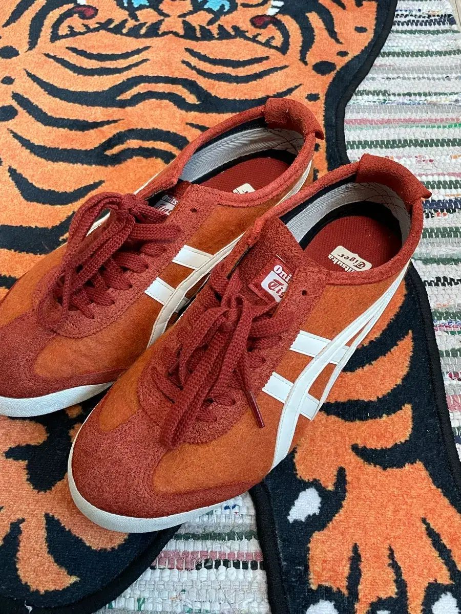 オニツカタイガー 멕시코66 スウェード 255