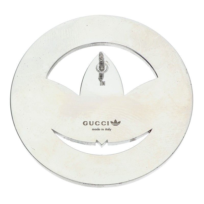 adidas ロゴピンバッチブローチ