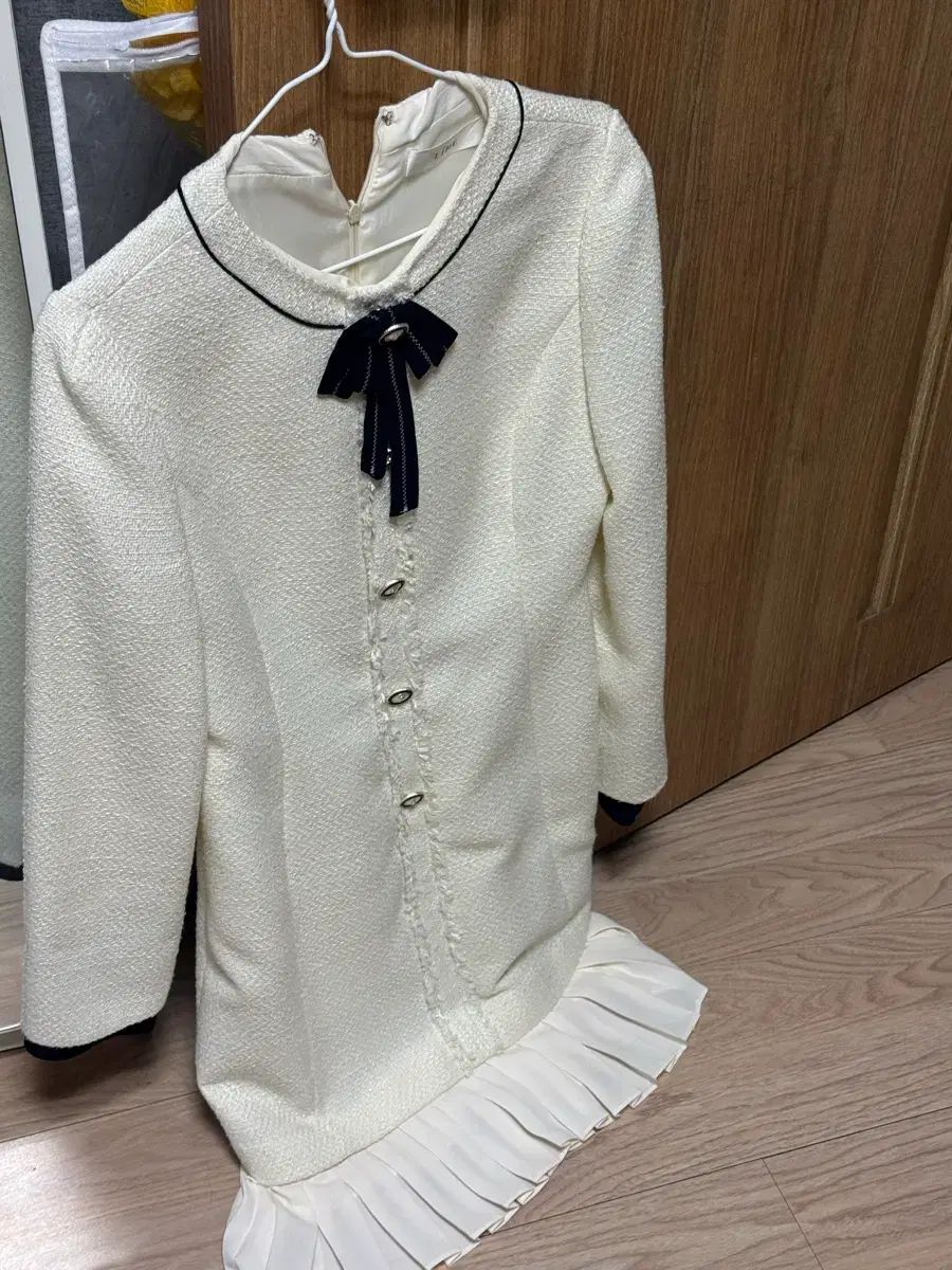 LINE ライン ツイード ONE PIECE 白