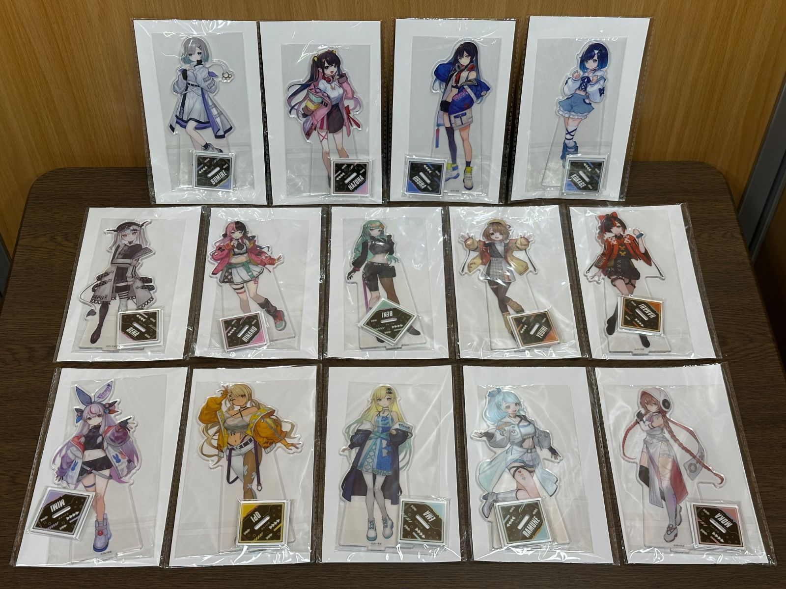 ぶいすぽっ！ GiGO限定 ビッグアクリルスタンド CYBER GAMING MODE 14