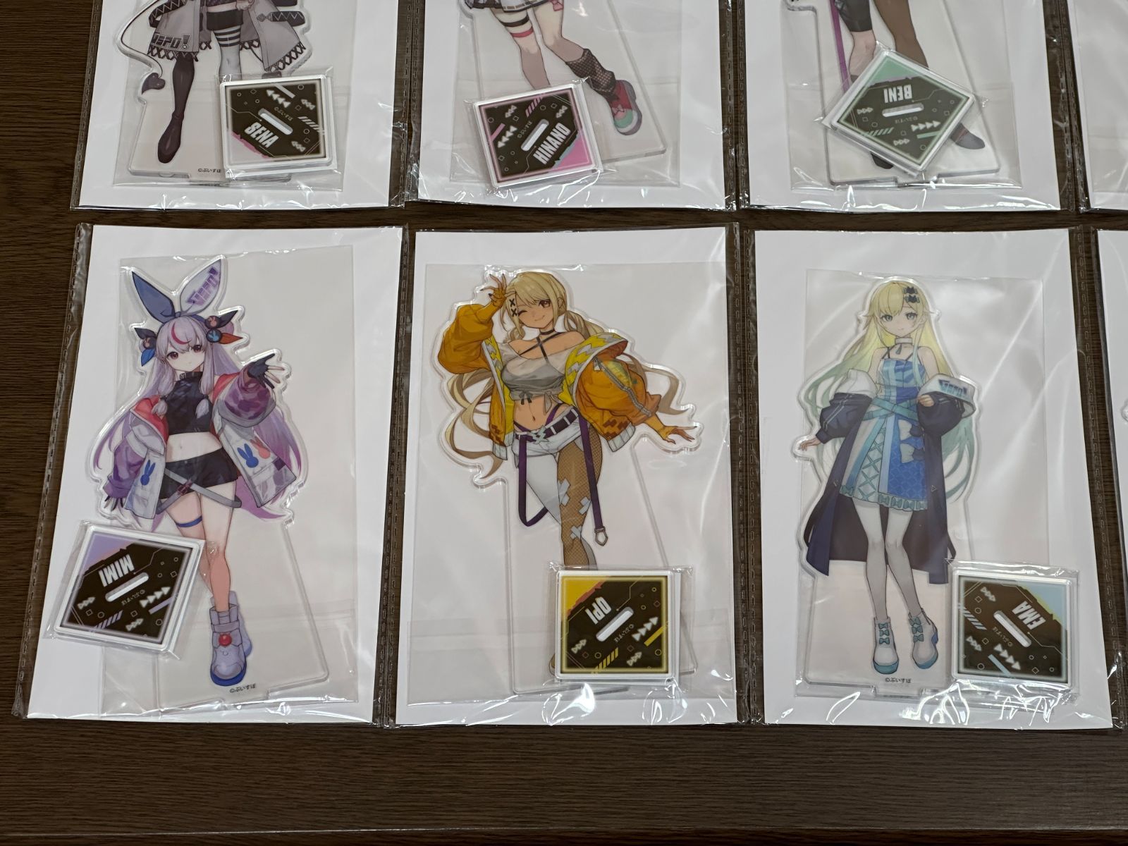 ぶいすぽっ！ GiGO限定 ビッグアクリルスタンド CYBER GAMING MODE 14