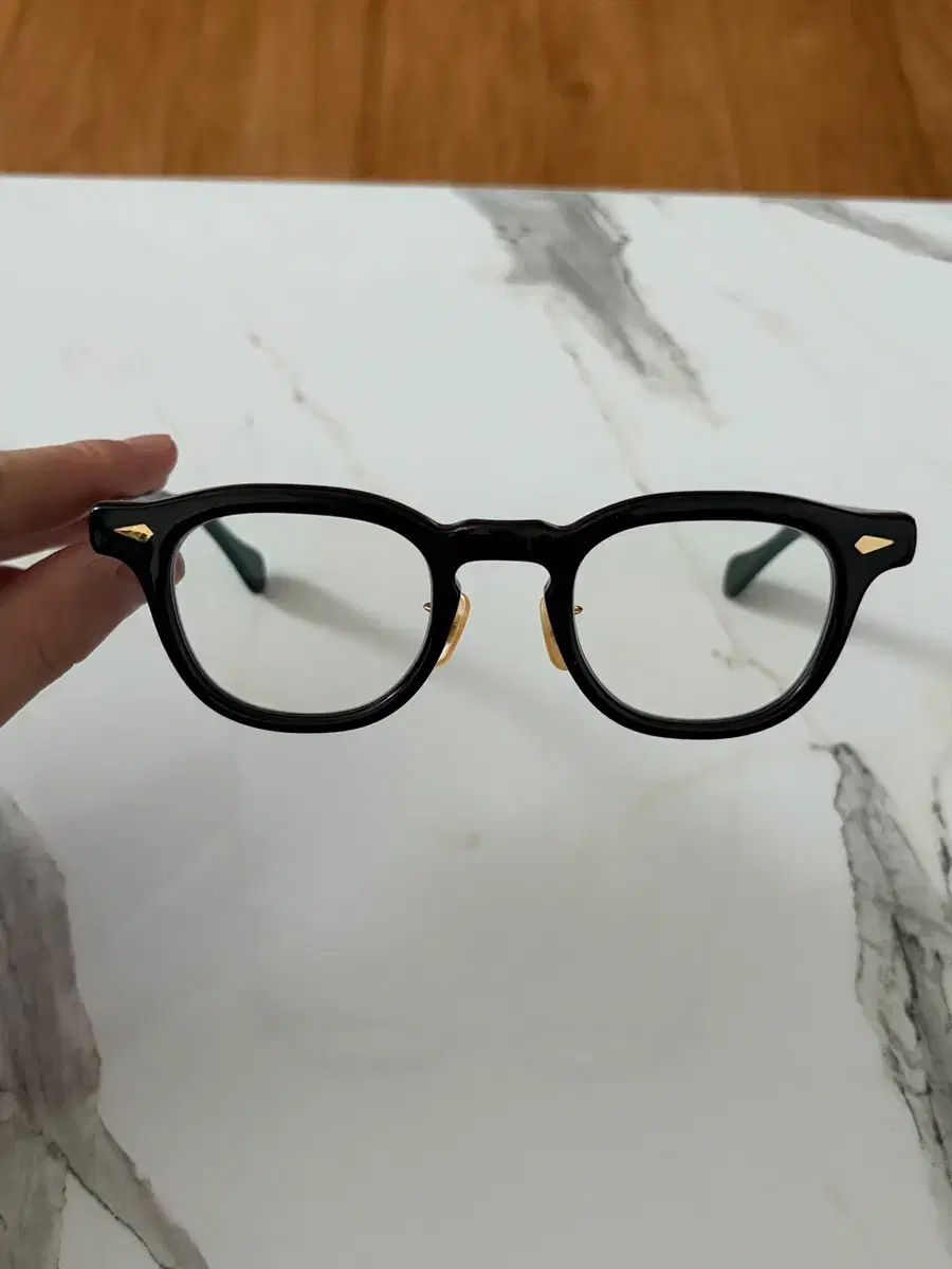 タルト オプティカル x イーストローグ メガネ