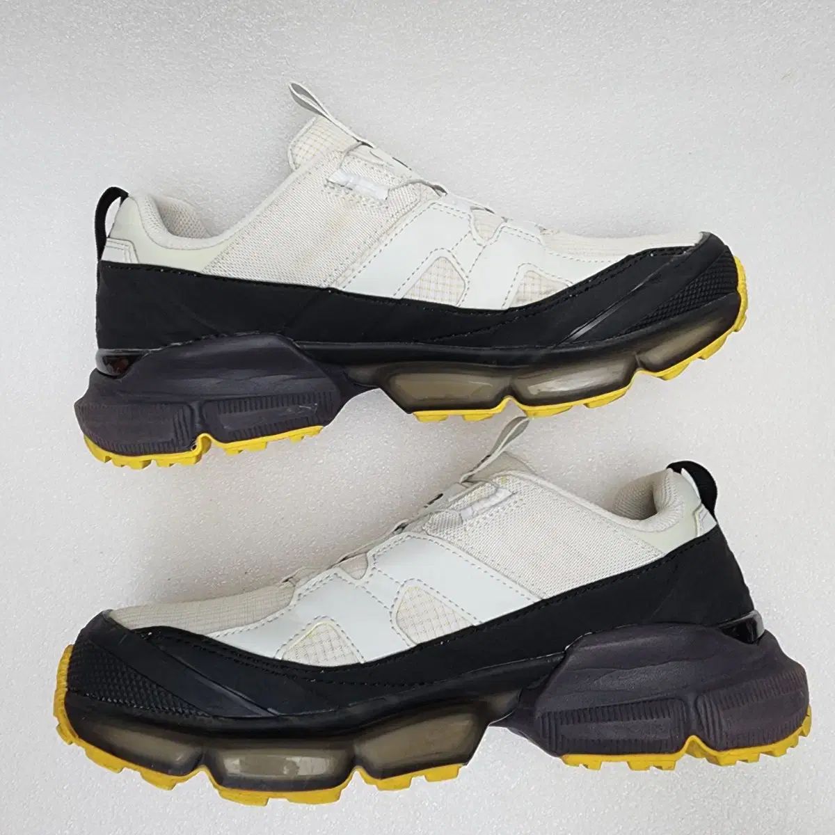 トレッキングシューズ スニーカー