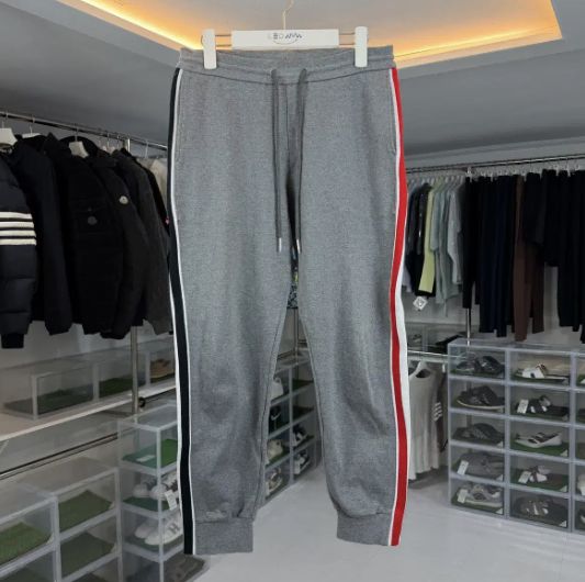 トム ブラウン トリコロール サイド ストライプ ジョガー パンツ グレー S