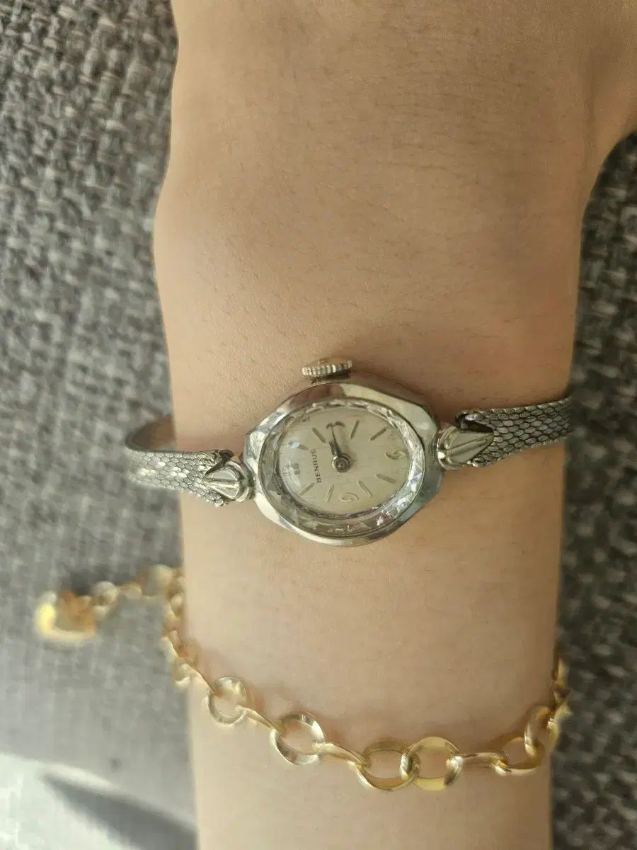 BENRUS ヴィンテージ レディース 手巻きリストウォッチ