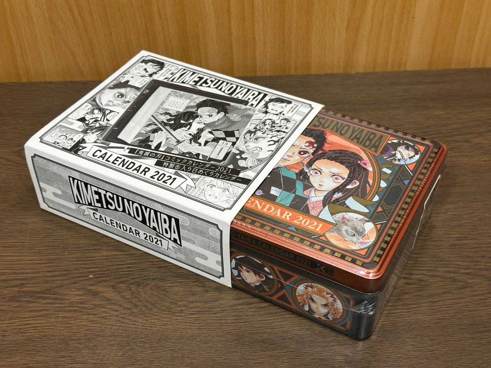 鬼滅の刃 コミックカレンダー 2021 特製缶入り日めくりカレンダー