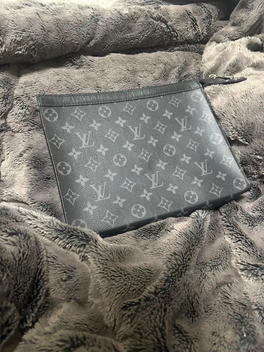 ルイヴィトン モノグラム クラッチバッグ ブラック