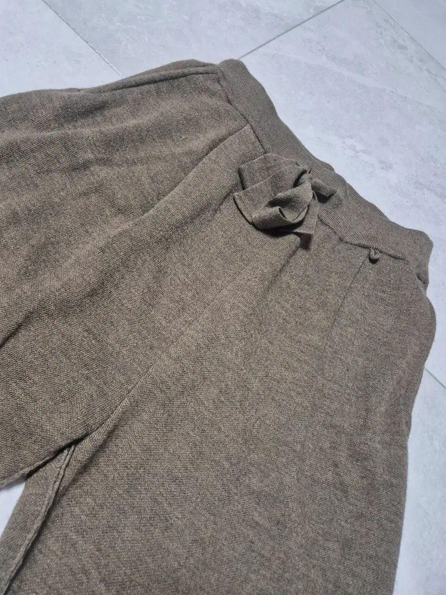 L ウマムン ニットパンツ ブラウン