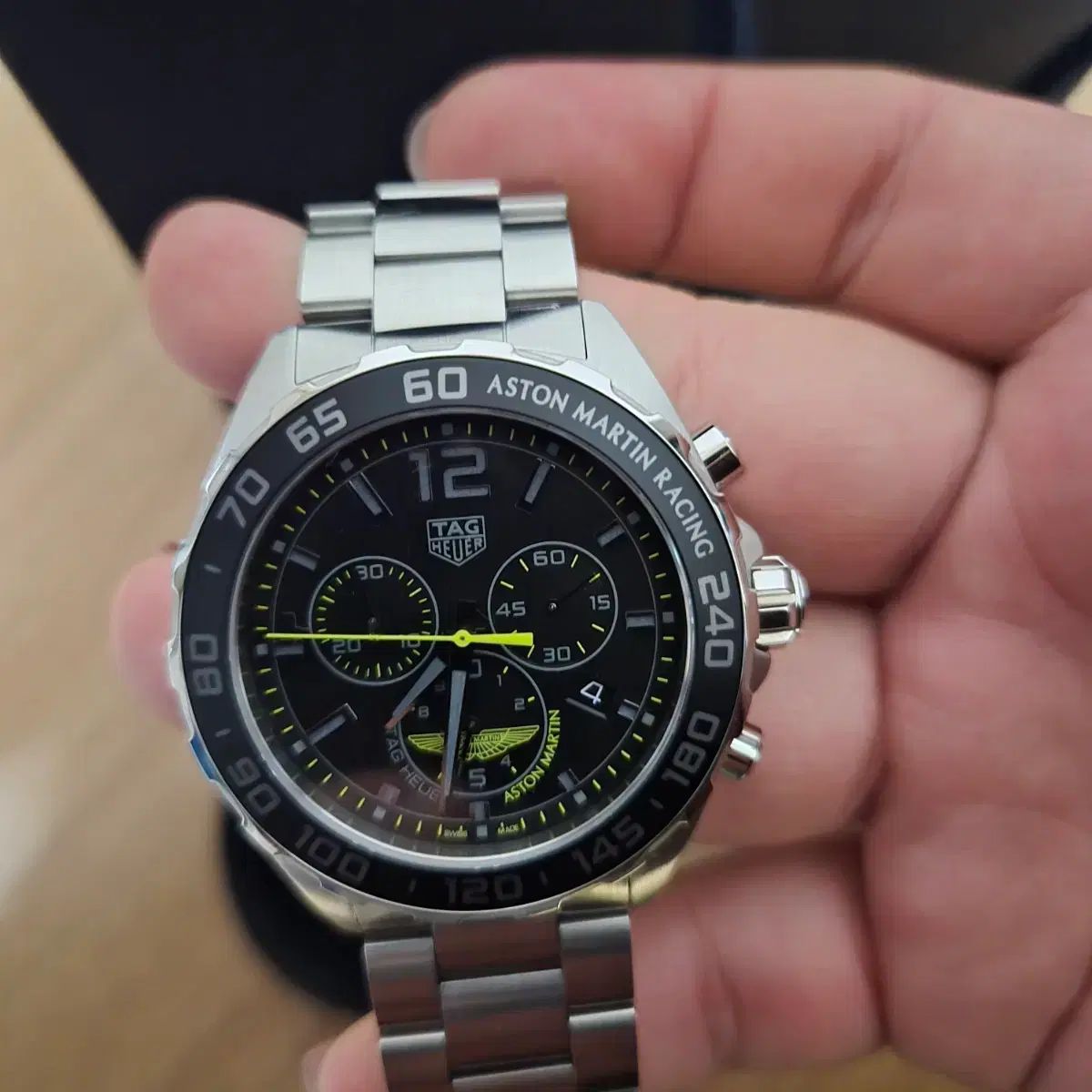 タスホイヤー アス トン マーティン レーシング 時計