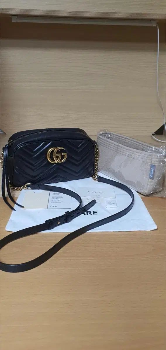 グッチ マトラッセ クロス クロスバック スモール ほぼ 鑑定書O