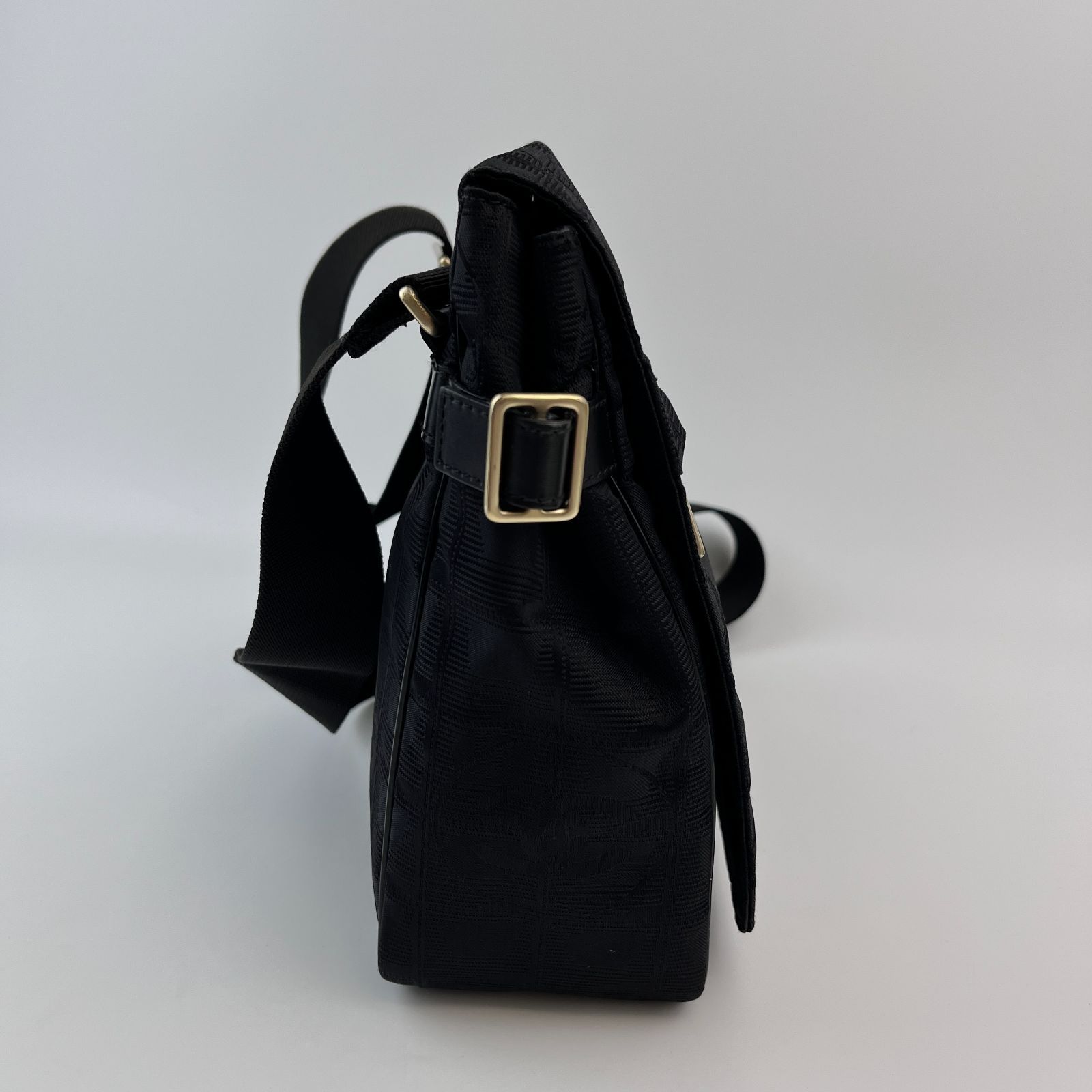 中古】CHANEL シャネル ココマーク ニュートラベルライン ショルダー