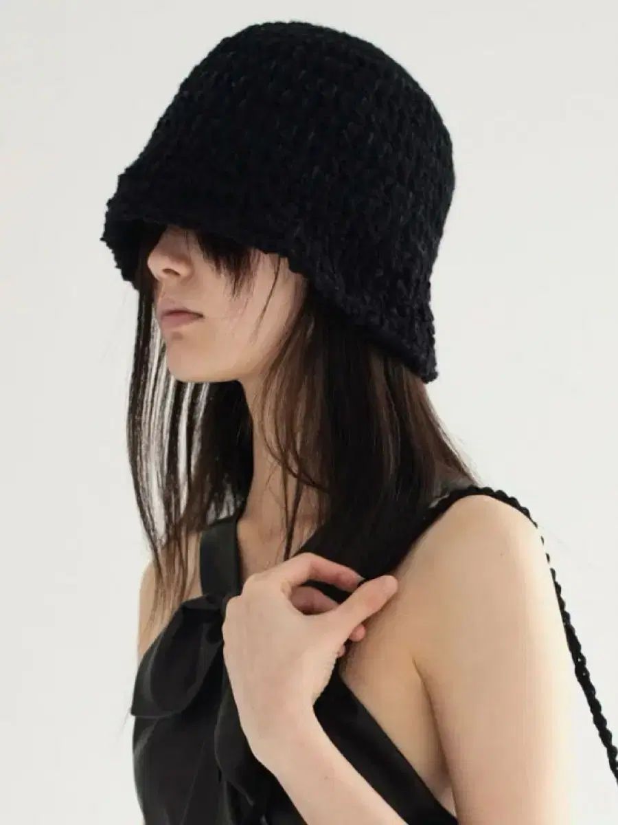 낫띵에브리띵 バケットハット FURRY BUCKET HAT IN BLACK