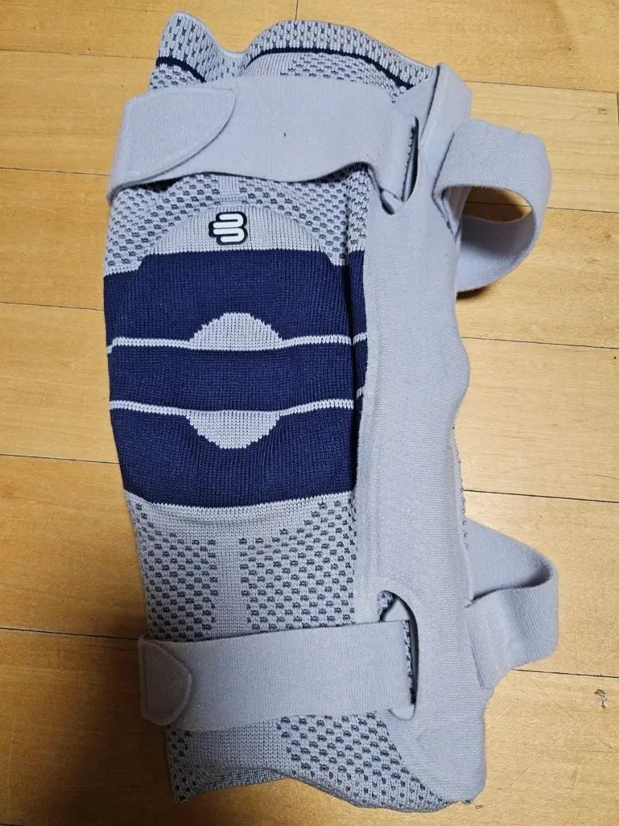 バウアーファインド ゲニュトレインs 右 4号