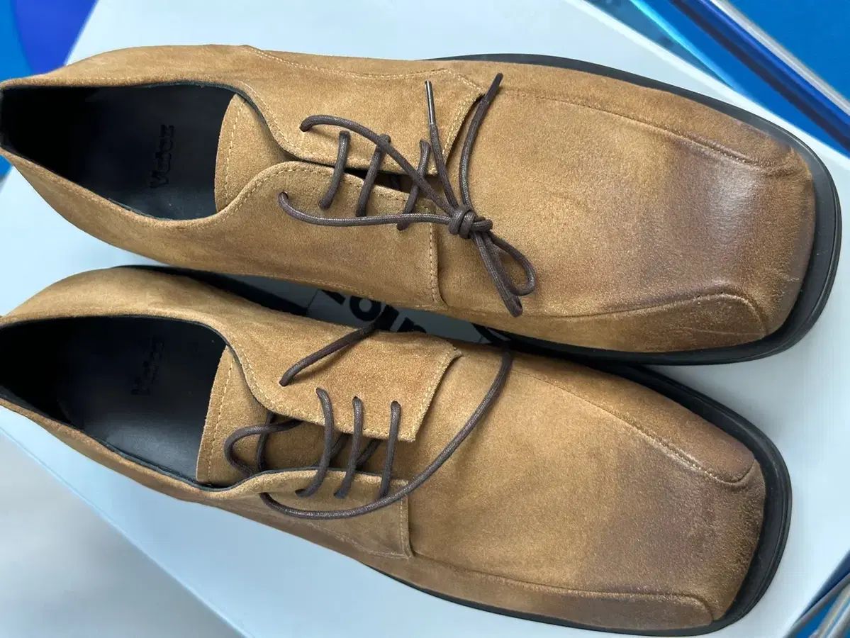 バトッズ comma 1 lb ライトブラウン 270