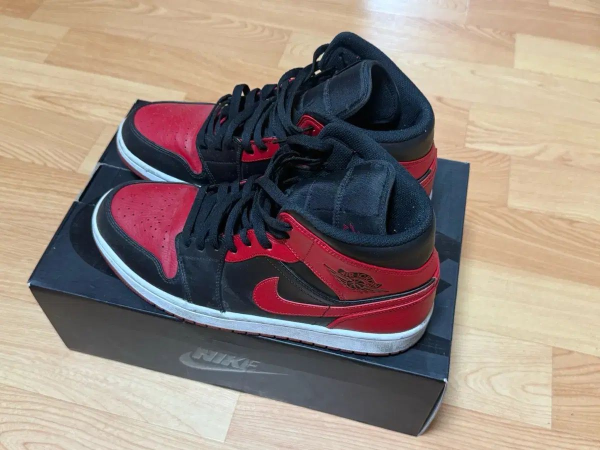ナイキ エアジョーダン1 ブレーザー ミッド ブラック レッド 280