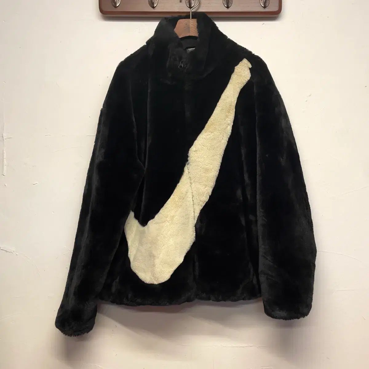 ナイキ ウィメンズ シェルパ BIG スウッシュ ジャケット