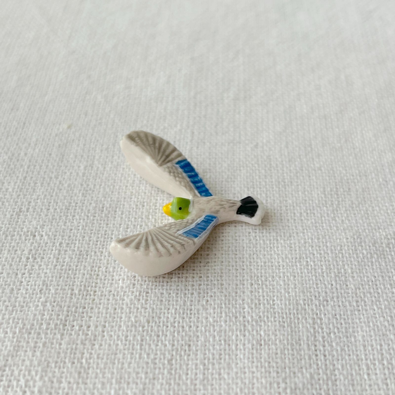 お洒落な小鳥　フェーブ　フェーブ　フランス　鳥　北欧 スウェーデンで見つけたガラスの小鳥オブジェ（淡いブルー） - 北欧