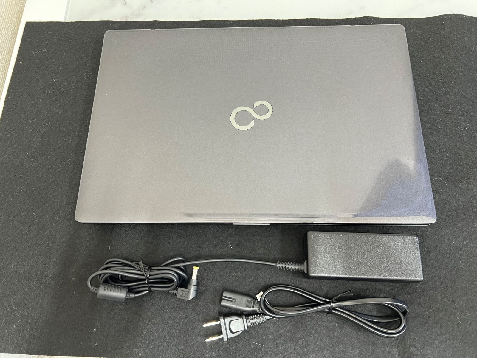 メーカーノートパソコンWin 11 第8世代Core i 7 メモリ8 GB 高速