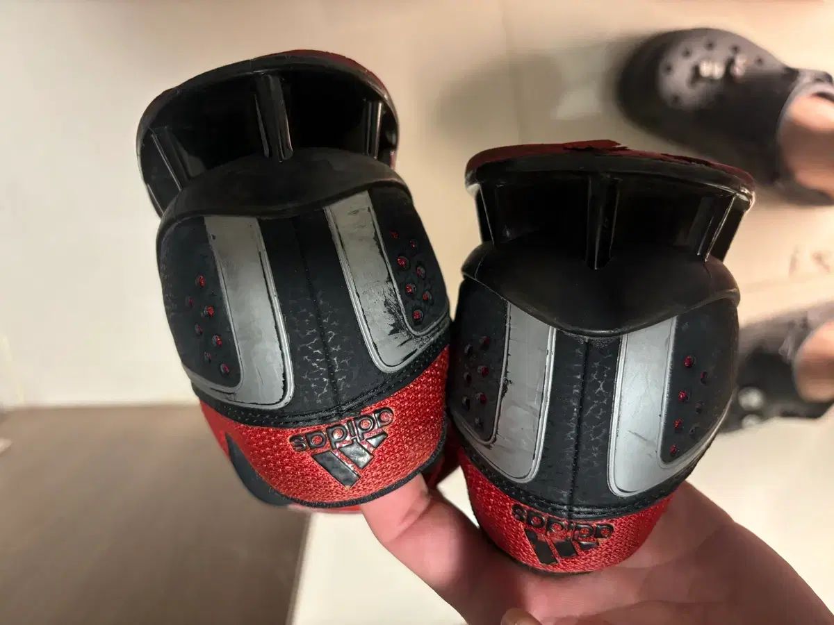 アディパワー ウエイトリフティング シューズ 275 黒赤