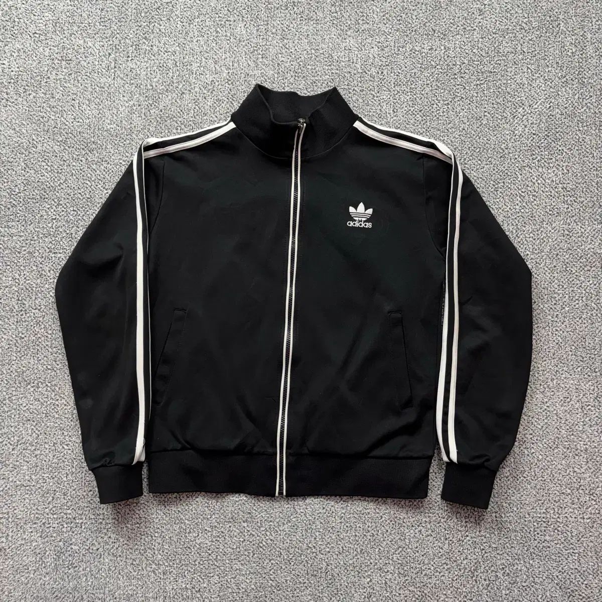 アディダス ジャパン オリジナル ビックロゴ トラックジャージ
