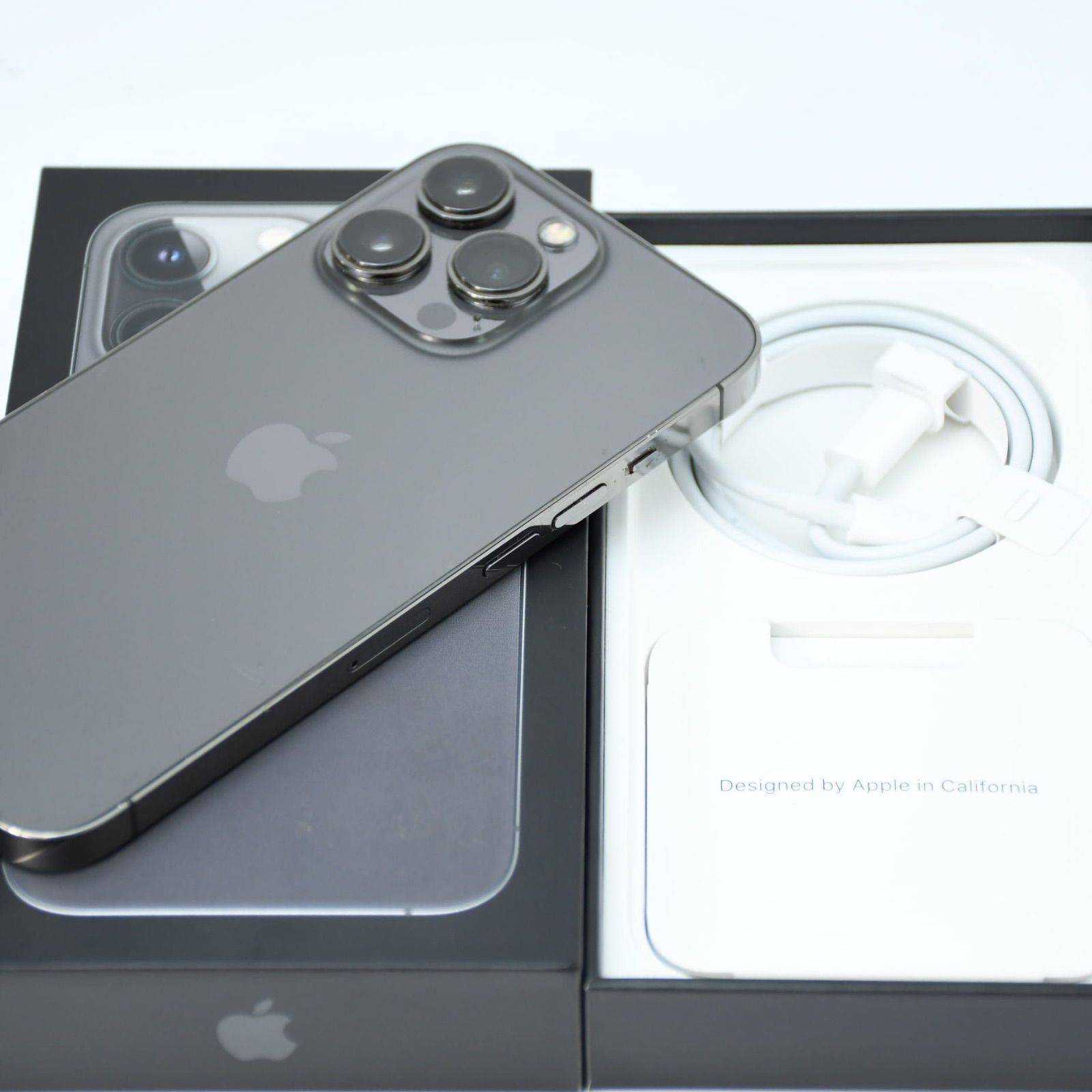 液晶美品＊付属品完備】docomo SIMフリー iPhone13 Pro 256GB