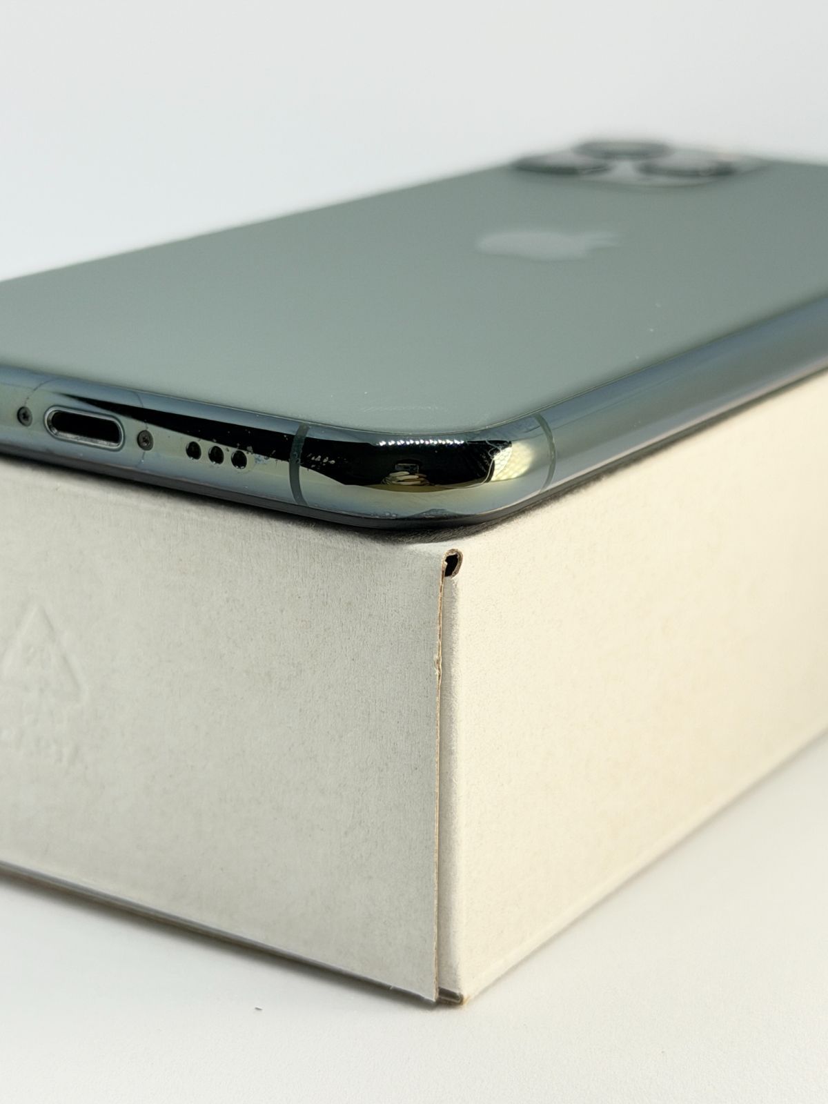 【極美品】【BT100%】iPhone 11 本体 ブラック【傷割れ無し】 極美品】【BT100%】iPhone 11 本体 ブラック【傷割れ無し】 11pro_set.jpg