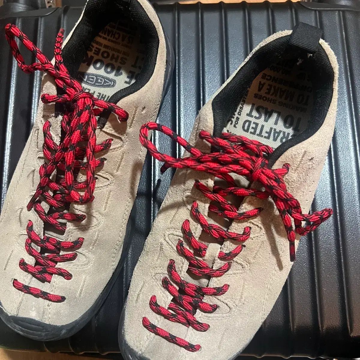 KEEN キーン スウェード スニーカー レッド紐