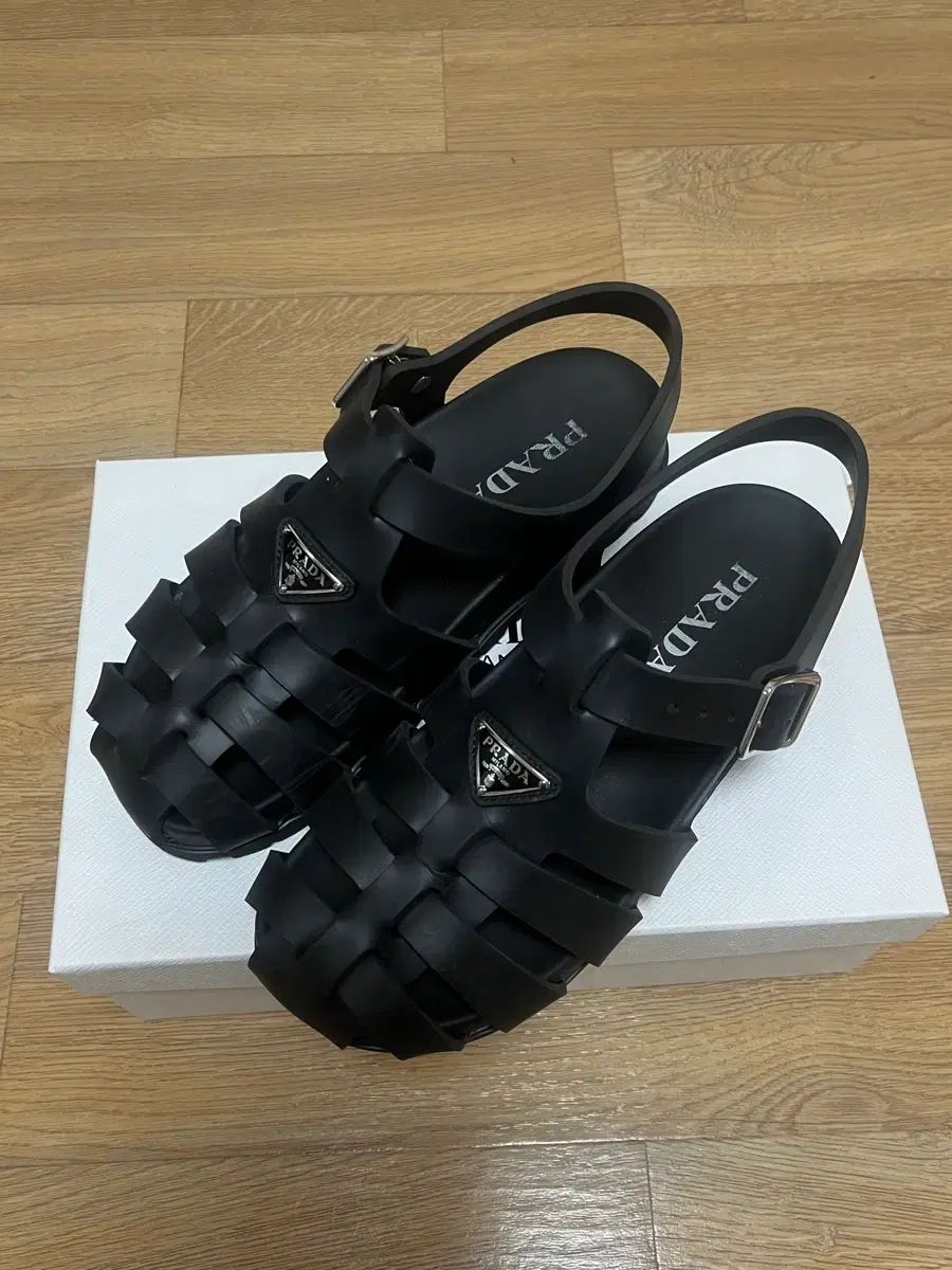 プラダ スポーティー Fisherman フィッシャーマン サンダル 38
