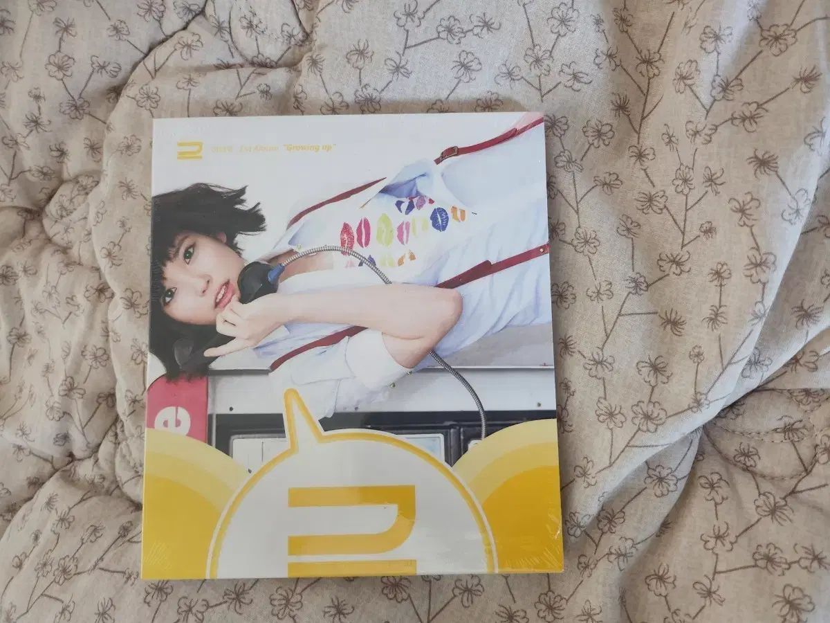 IU Growing Up 1 st Album