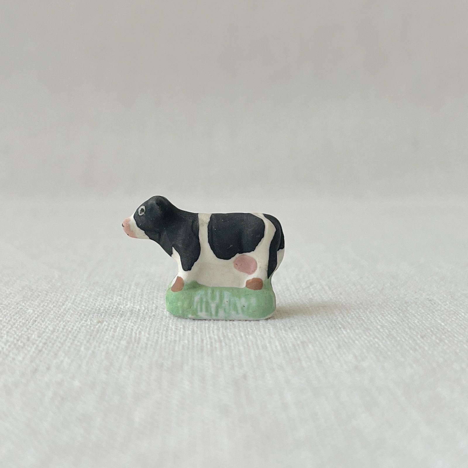 フェーヴ 牛 フランス フェーブ ミニチュア陶器 - メルカリ
