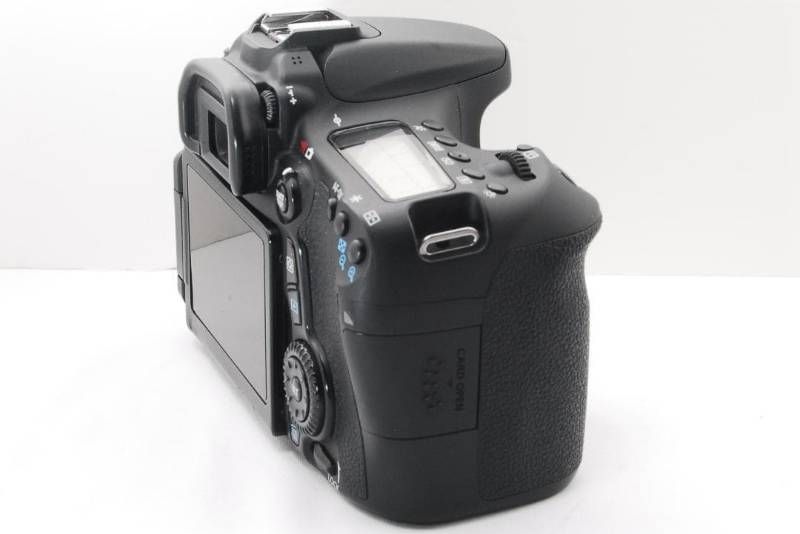  Canon EOS 70 D スマホ転送機能搭載 近～中望遠レンズ付き♪ 171ｋ3130 デジタル一眼レフ デジタルカメラ