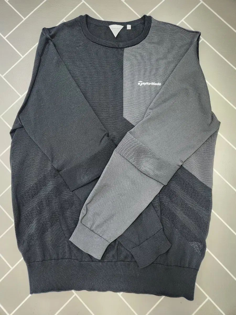 テーラーメイド ブラック グレー メンズ ニット 105
