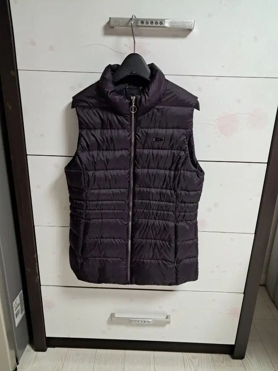 K 2 ダウンベスト 95 ブラックとジーン紫が混ざった 묘한色