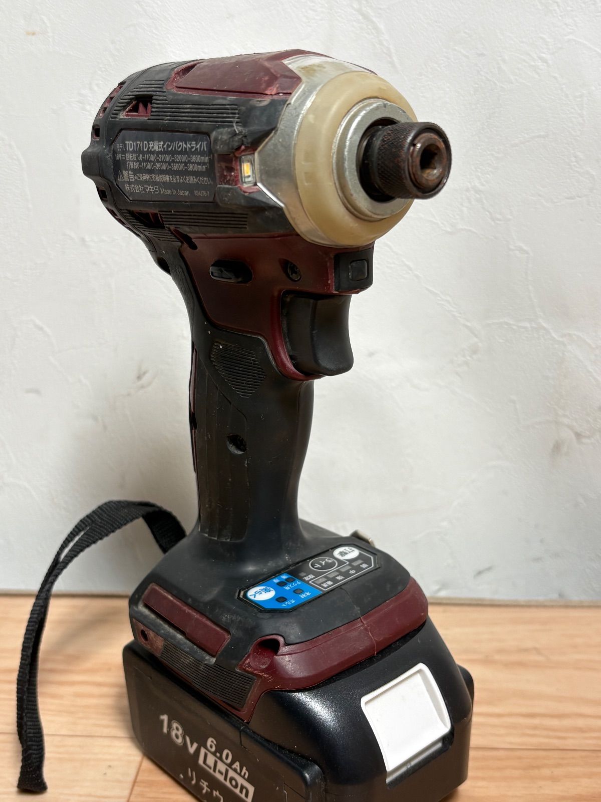 HA 106 品 充電式インパクトドライバ マキタ TD 171 D 本体のみ