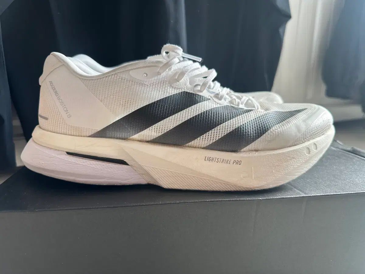  アディダス アディゼロ ボストン 13 白 285 その他 靴