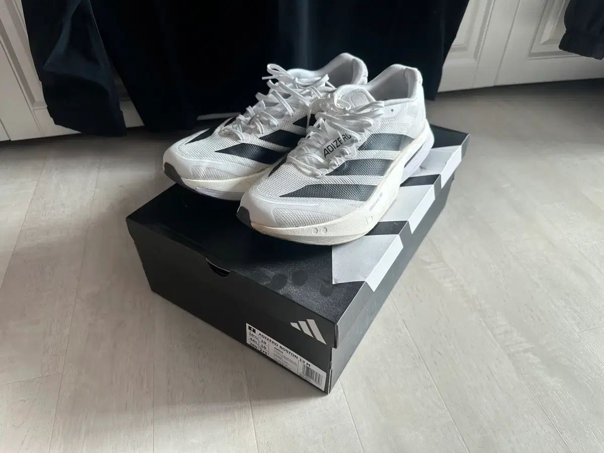 アディダス アディゼロ ボストン 13 白 285