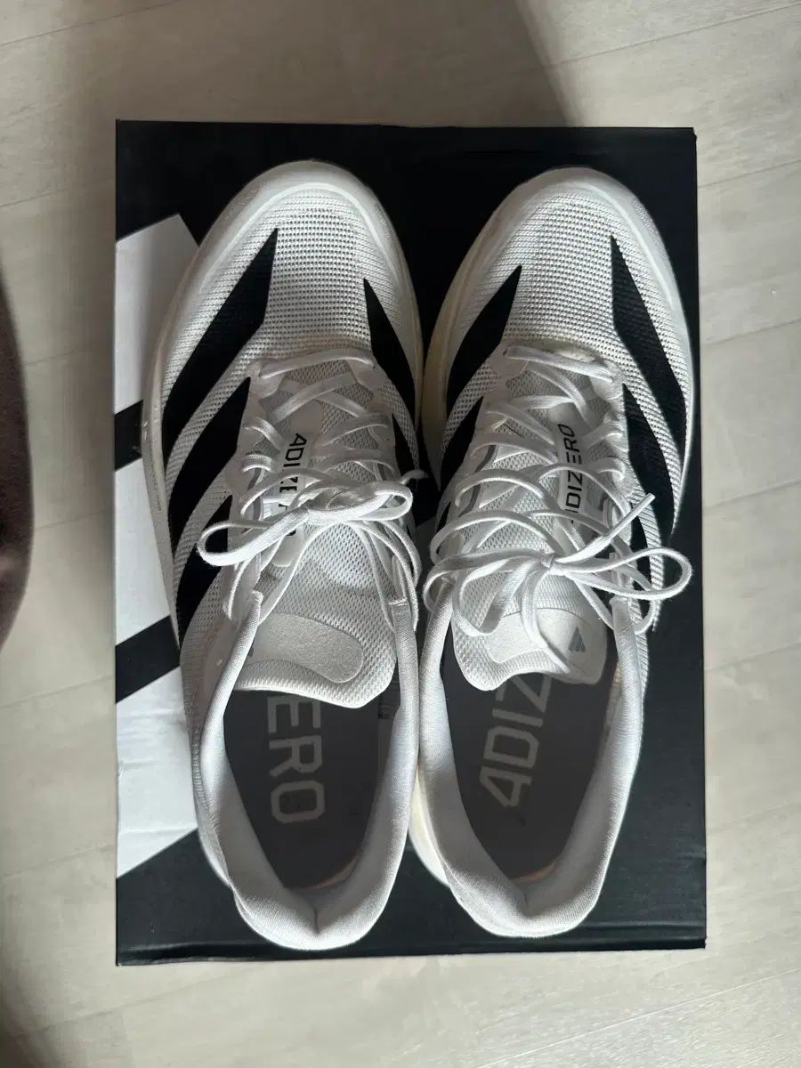 アディゼロ ボストン